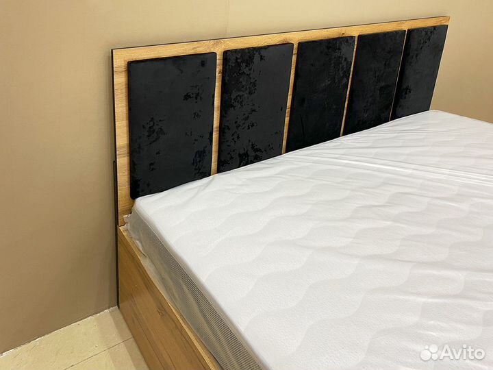Кровать 1,6