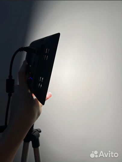 Светодиодный светильник yongnuo YN300