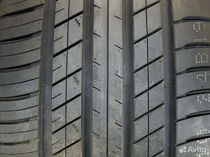 RoadX RXQuest SU01 255/40 R21 102Y