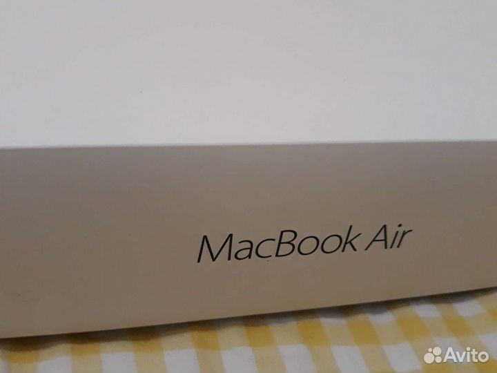 Коробка от MacBook Air