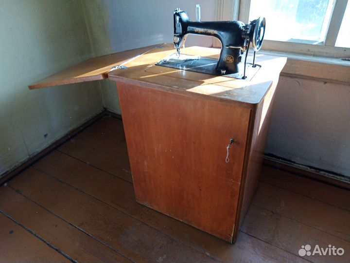 Швейная машинка