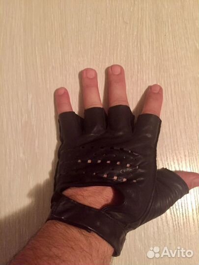Перчатки