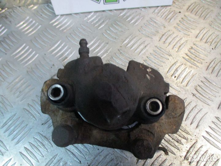 Суппорт задний правый не вентилируемый BMW 3 E46