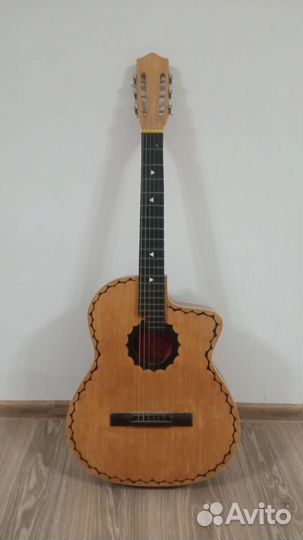 Акустическая гитара