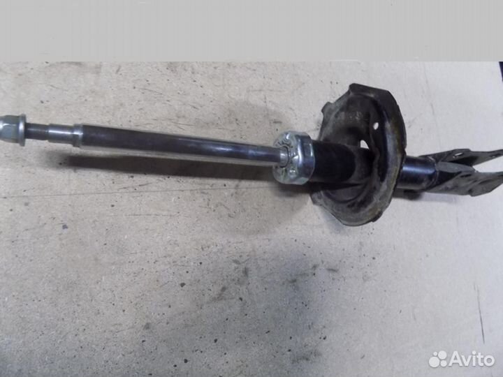 Амортизатор передний правый Yaris Verso 1999-2005