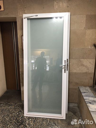 Алюминиевые двери бу