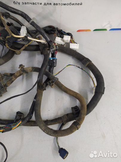 Проводка двигателя правая Mitsubishi Pajero Sport