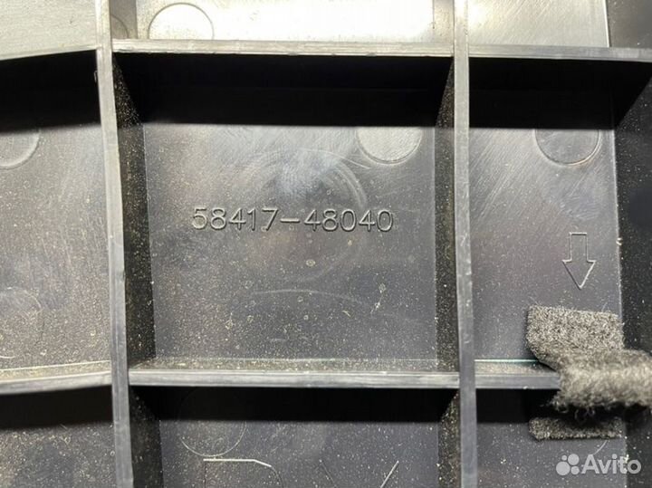 Обшивка багажника прав. зад. Lexus RX300