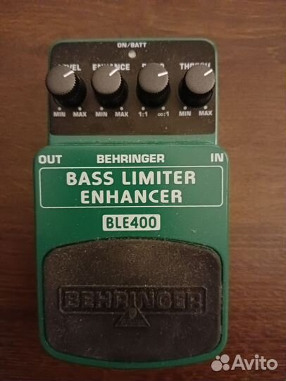 Басовая педаль behringer BLE400