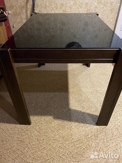 Стол обеденный