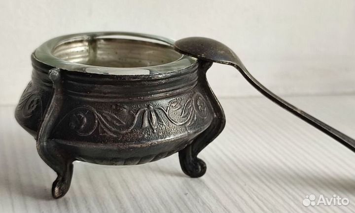 Солонка с ложкой 