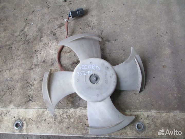 Вентилятор радиатора Honda Accord VII 2003-2008 (2