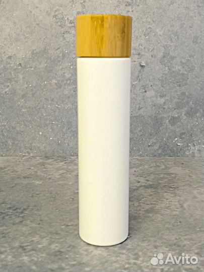 Пластиковый флакон с крышкой под дерево