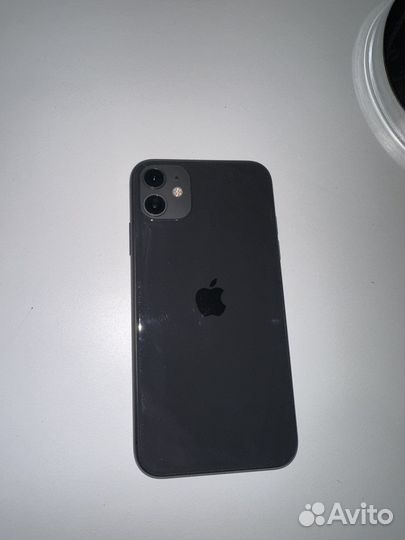 Телефон iPhone 11