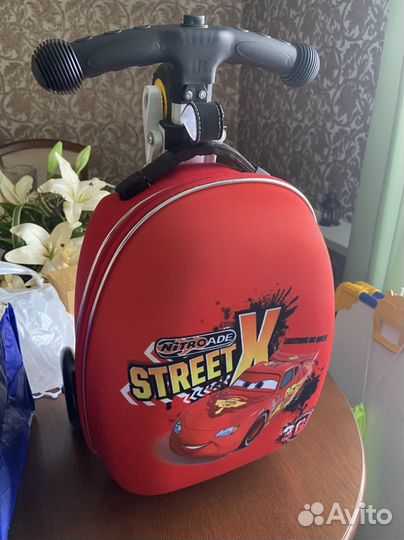 Детский чемодан на колесах + самокат