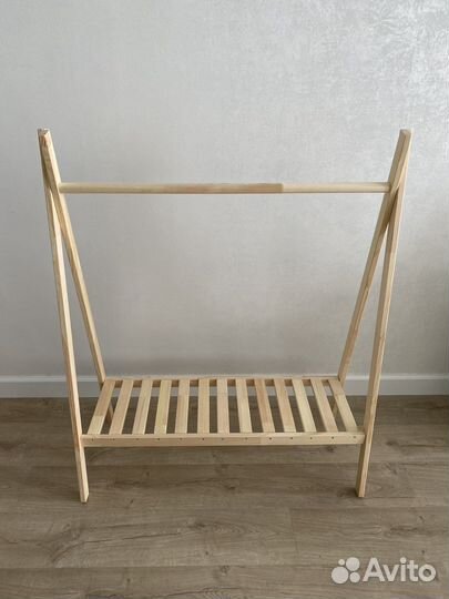 Вешалка напольная деревянная