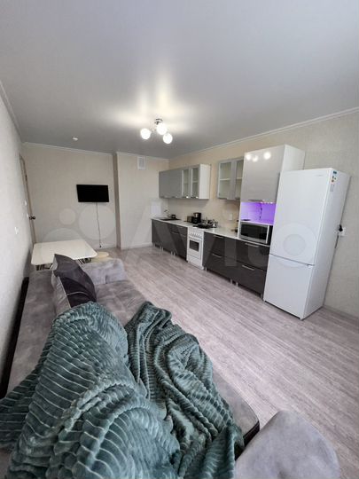 3-к. квартира, 85 м², 10/16 эт.