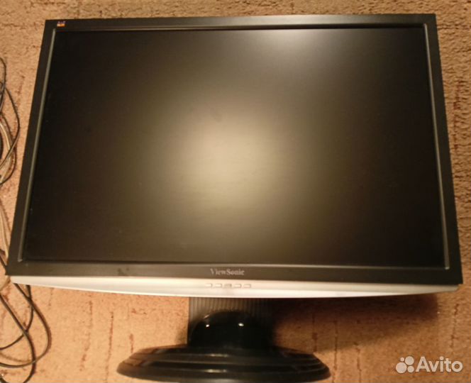 Монитор 22 дюйма