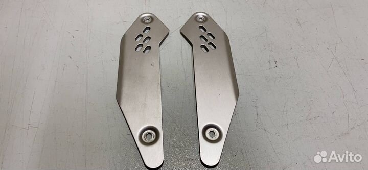 Накладка кронштейна подножки Kawasaki ER-6 2009