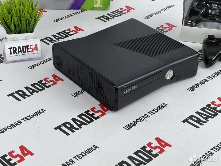 Xbox 360 1TB Два геймпада 180 Игр