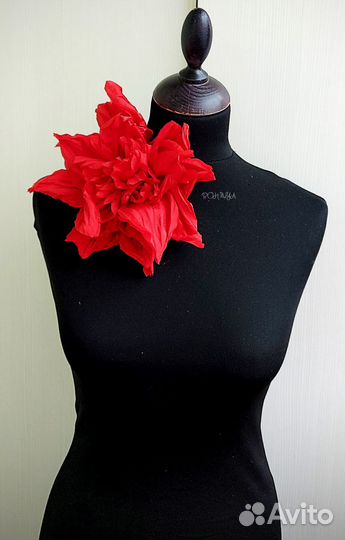 Большой цветок брошь из ткани