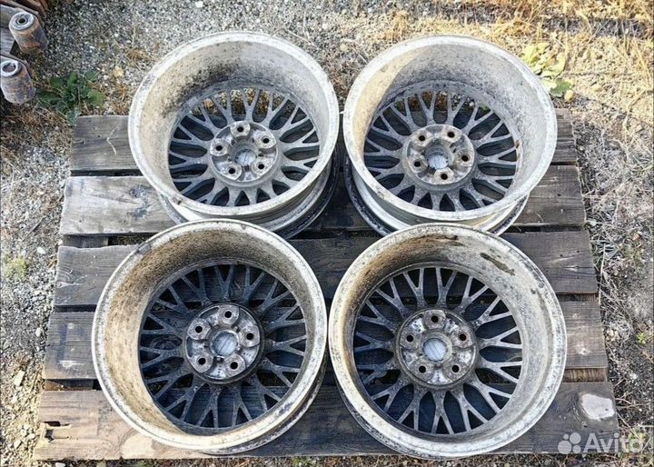 Nissan Forged R16