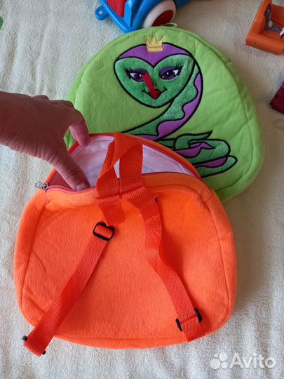 Детские игрушки: ранцы, куклы, мебель