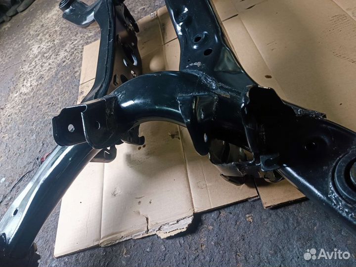 Подрамник nissan тиана 31