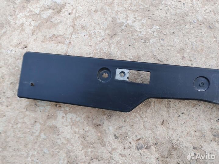 Накладка номерного знака Toyota RAV4 2013-2019