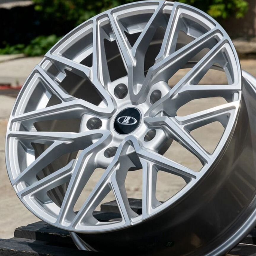 Литые диски ВАЗ (LADA) 8×R18 5×139.7