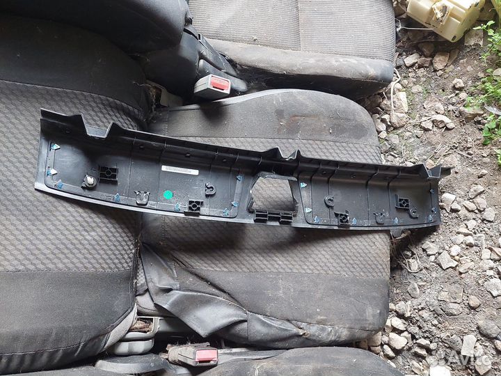 Обшивка багажника на заднюю панель Джили кулрей