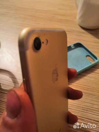 Телефон iPhone 7