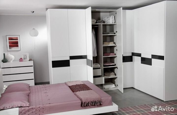 Угловой шкаф