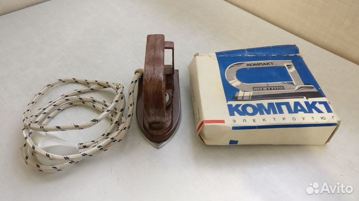 Утюг электрический компакт СССР Ут.220-0.45.220