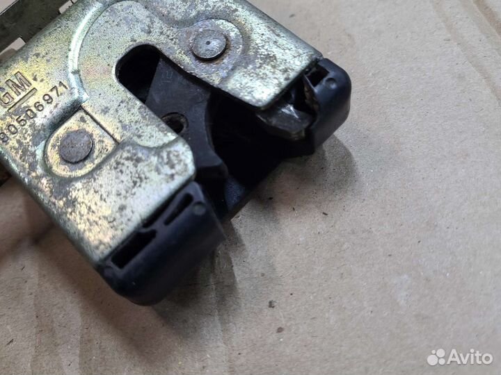 Замок двери багажника Opel Vectra B Astra G