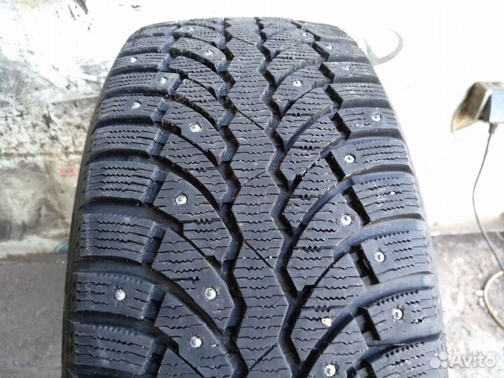 Pirelli Formula Ice 225/50 R17 98T