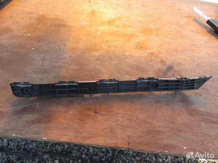 Крепление бампера заднее правое Toyota Camry ACV45