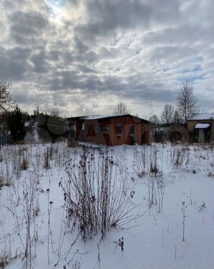 Здание, 3303. м²