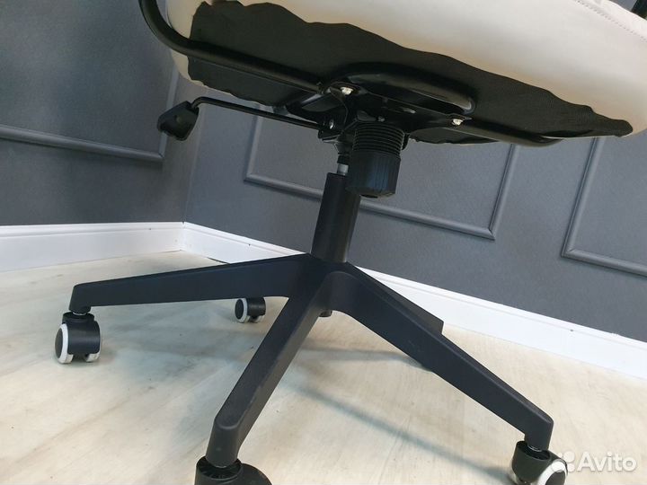Компьютерное кресло новое