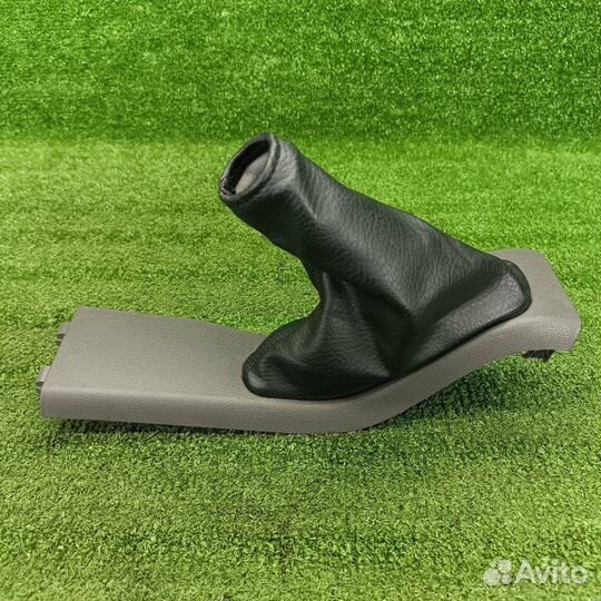 Накладка на ручник Ford Focus 2 2007 1330113