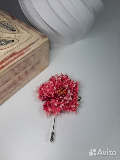 Брошь ручной работы цветок
