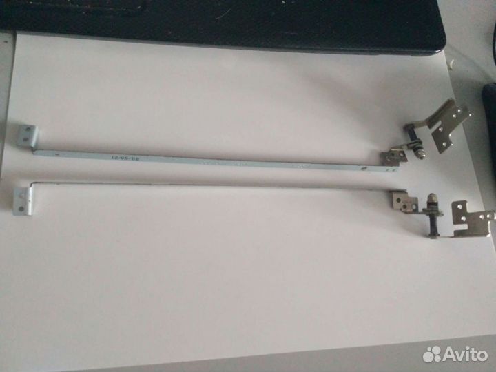 Петли ноутбука dns a35 a35fb A35FE A35YA