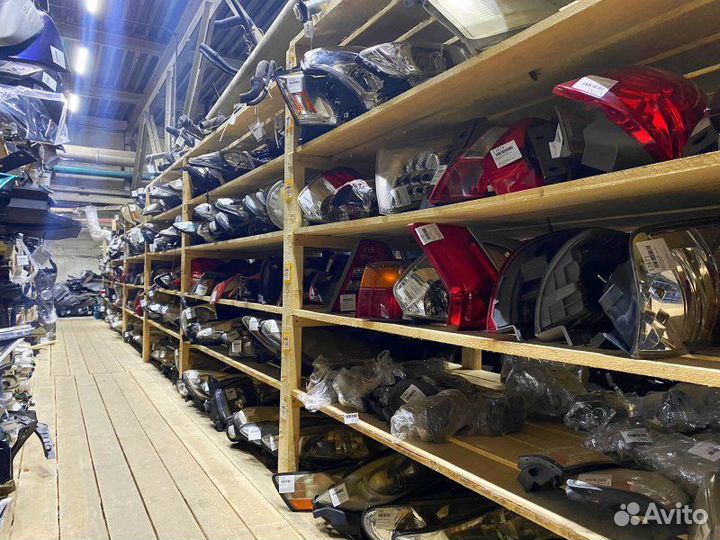 Петля капота передняя Bmw 3-Series E90