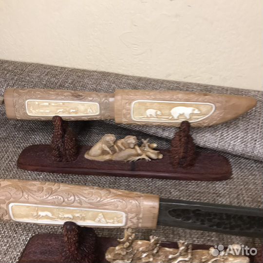 Нож на подставке ручной работы