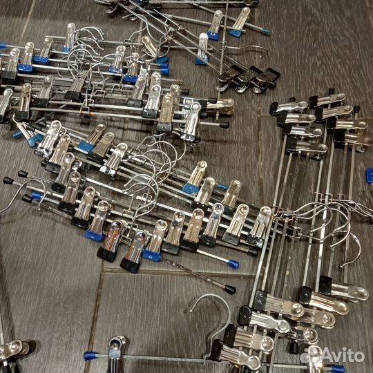 Вешалки Nike. Вешалки с прищепками металлические