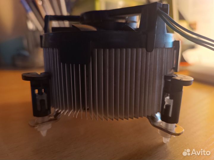 Боксовый кулер intel