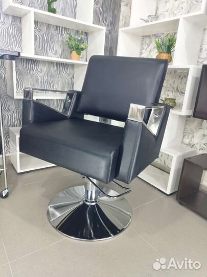 Парикмахерское кресло
