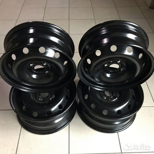 Новые диски R15 Rio Solaris под оригинал колпак 15