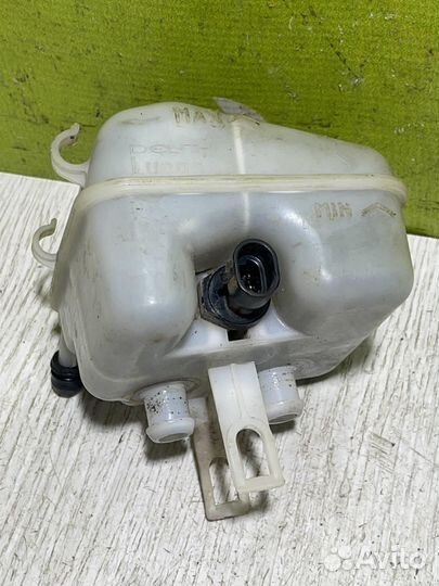 Бачок главного тормозного цилиндра Опель Астра Д