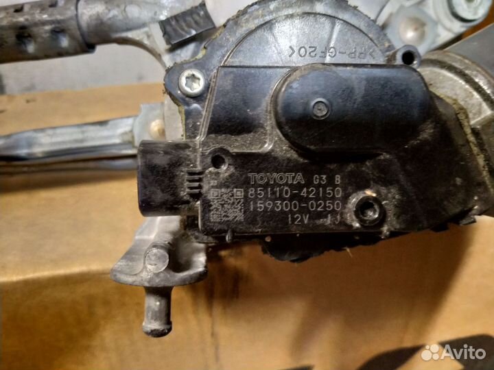 Трапеция стеклоочистителя на тойота RAV 4